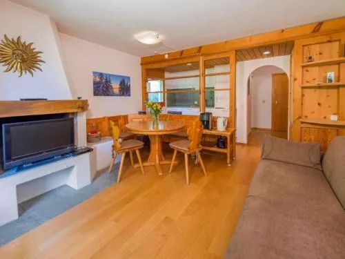 Apartment Pra d'Sura 211 by Interhome in Maloja, Schweiz