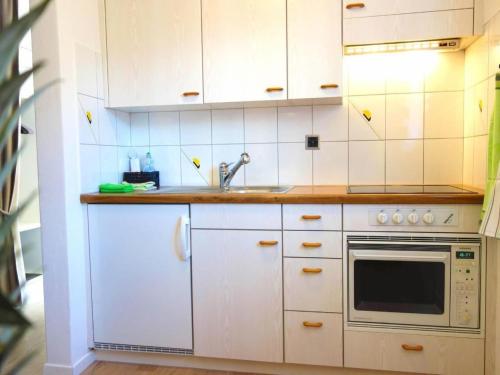 Apartment Chesa Valetta by Interhome in 貝韋