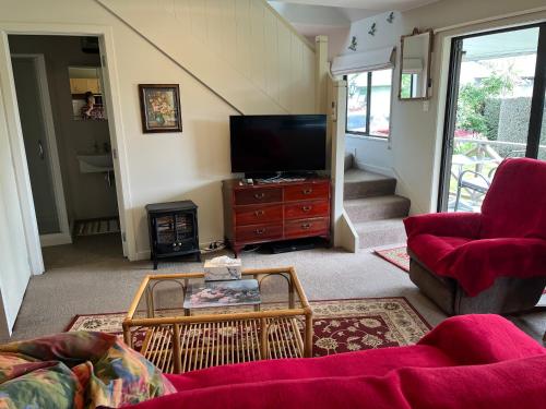 Pet Friendly Country Cottage in Scroggs Hill