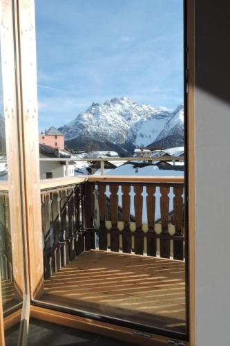 Apartment Hochwertige Wohnung Vista mit Panoramablick by Interhome in Ftan