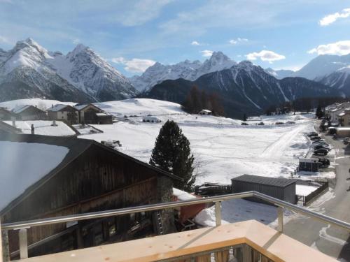 Apartment Hochwertige Wohnung Vista mit Panoramablick by Interhome in Ftan