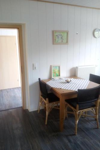 Apartment Kleine Ferienwohnung in ruhiger Lage by Interhome in Westoverledingen