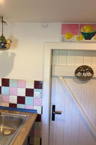 Holiday Home Reetdachkate in Stadland-Seefeld by Interhome in Stadland
