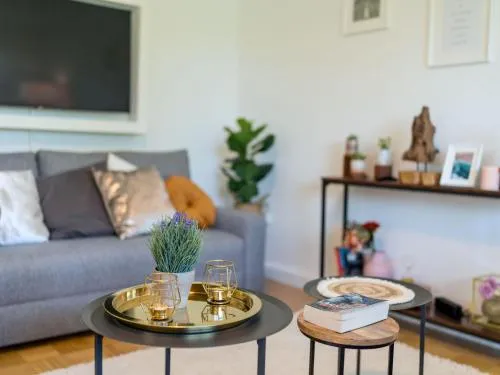 Apartment Eg mitte helle 70m 2 Zimmer Wohnung nähe Salzburg by Interhome in Freilassing, Deutschland