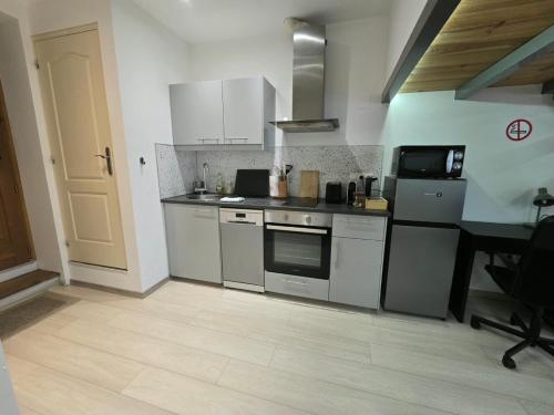 virtuve, Studio mezzanine - 4 pers - Parking - 2km Walibi in Les Avenieres-Veyrins-Thuellin