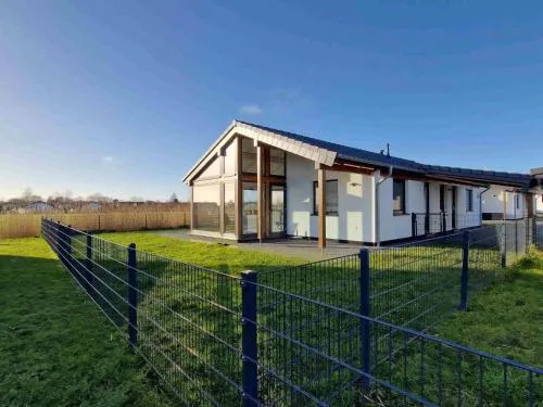 Holiday Home G28 Eingezäuntes Ferienhaus mit Infrarotkabine by Interhome in Butjadingen, Deutschland