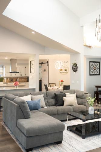 Kitchen, DFW Spacious Cozy Modern Villa in Mansfield