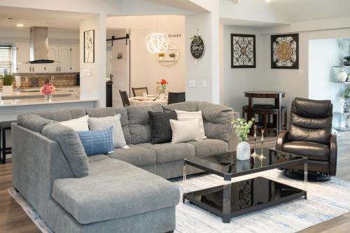 Kitchen, DFW Spacious Cozy Modern Villa in Mansfield
