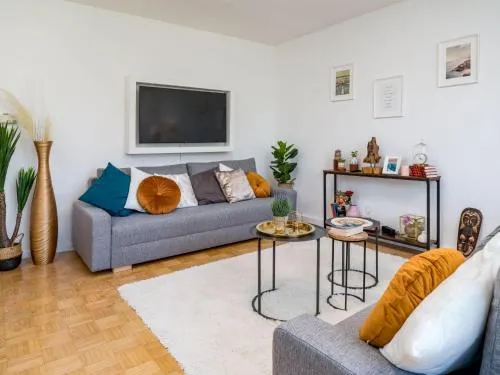 Apartment Helle 80m 3-Zimmer Wohnung nähe Salzburg by Interhome in Freilassing, Deutschland