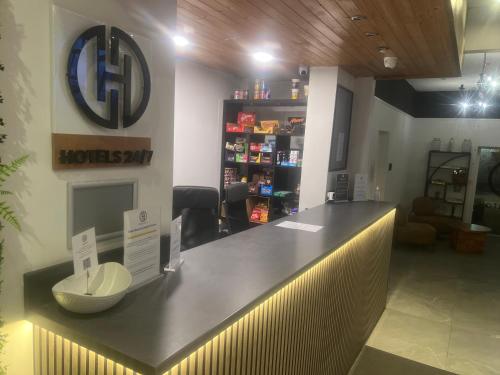 Hotels 24-7 - The Old Victoria Hotel in Newport