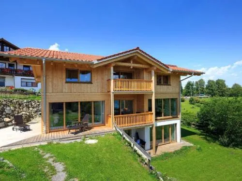 Apartment Chalet mit Blick auf das Wasser by Interhome in Dietringen, Deutschland