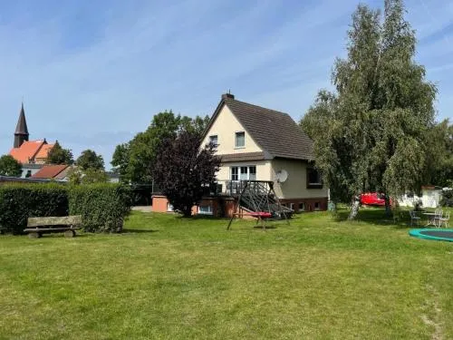 Apartment Rügenferienhaus Wohnung EG-OG by Interhome in Schaprode, Deutschland