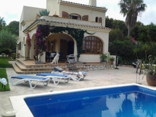 Holiday Home Ferienhaus mit Pool am Meer by Interhome