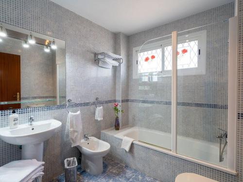 Apartment Montesol-Ferienwohnung by Interhome in 羅薩勒斯市區