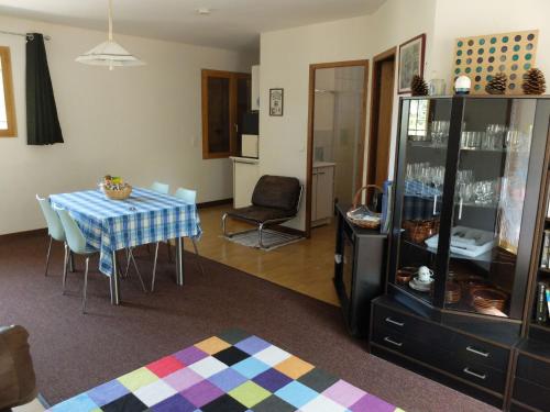 Holiday Home Gemütliches Ferienhäuschen im Grünen mit Terrasse by Interhome (Holiday Home Gemutliches Ferienhauschen im Grunen mit Terrasse by Interhome) in Mezos ciems