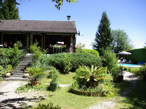 Holiday Home mit Garten- Grill und Terrasse by Interhome in Thury