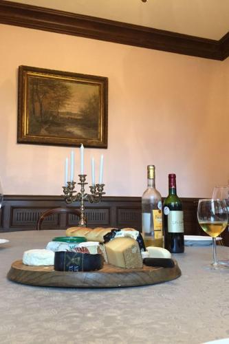 Holiday Home Schloss mit Überlaufpool an der Dordogne by Interhome (Holiday Home Schloss mit Uberlaufpool an der Dordogne by Interhome) in Saint-Seurin-De-Prats