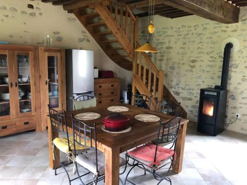 Holiday Home Landhaus mit eingezäuntem Garten by Interhome (Holiday Home Landhaus mit eingezauntem Garten by Interhome) in Saint-Saulge