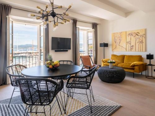 Apartment Außergewöhnliche Wohnung am Hafen by Interhome