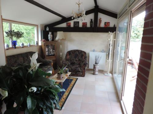 Holiday Home Villa Roland in Burgund 125m2 4 Sterne by Interhome in 沙尼