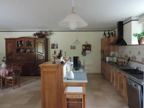 Holiday Home Villa Roland in Burgund 125m2 4 Sterne by Interhome in 沙尼