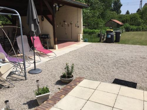 Holiday Home Villa Roland in Burgund 125m2 4 Sterne by Interhome in 沙尼
