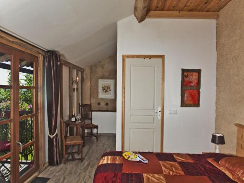 Holiday Home in Sarraguzan mit Privatem Pool by Interhome in Fontrailles