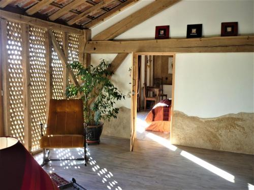 Holiday Home in Sarraguzan mit Privatem Pool by Interhome in Fontrailles