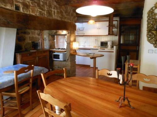Holiday Home Gîte de Chapelèche Les Châtaigniers für 7 Pers- by Interhome (Holiday Home Gite de Chapeleche Les Chataigniers fur 7 Pers- by Interhome) in Gluiras