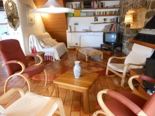 Holiday Home Gîte de Chapelèche Les Châtaigniers für 7 Pers- by Interhome (Holiday Home Gite de Chapeleche Les Chataigniers fur 7 Pers- by Interhome) in Gluiras