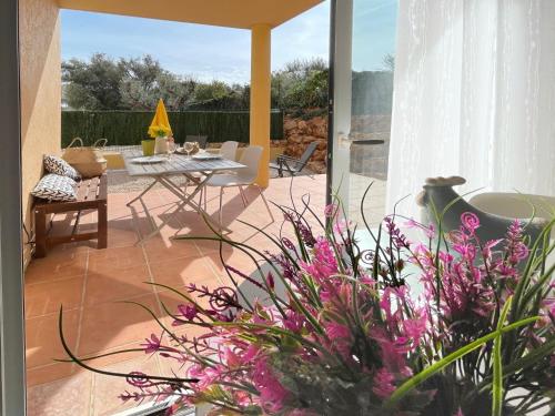 Apartment Provenzalisches Landhaus am Meer in ruhiger Lage- by Interhome