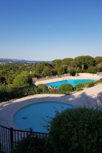 Holiday Home Anlage mit Tennisplatz und 3 Gemeinschaftspools by Interhome in Cogolin