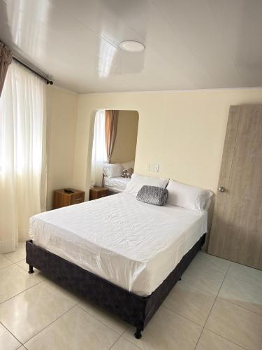 餐饮, Hotel Plaza de Toros in 马尼萨莱斯