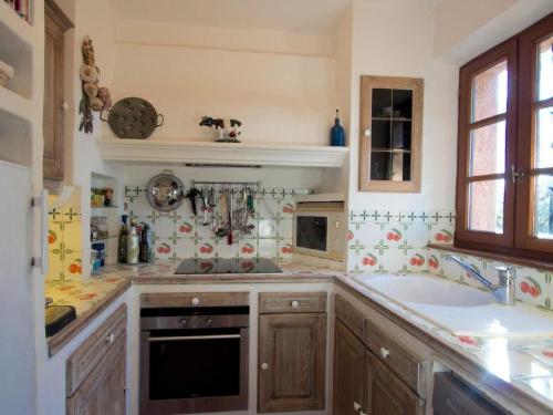 Holiday Home Charmante Villa mit Pool und Golfplatz by Interhome in Saint-Raphael