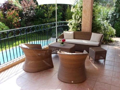 Holiday Home Charmante Villa mit Pool und Golfplatz by Interhome in Saint-Raphael