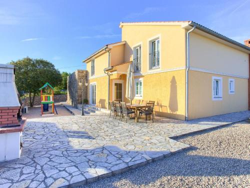 Holiday Home Villa Vrh mit eigenem Pool by Interhome - Location saisonnière - Vrh