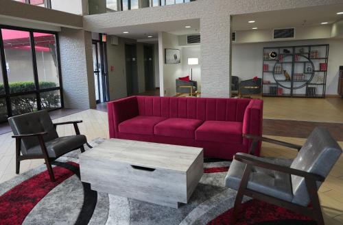 Előcsarnok, Ramada by Wyndham Tulsa Broken Arrow in Tulsa (Oklahoma)