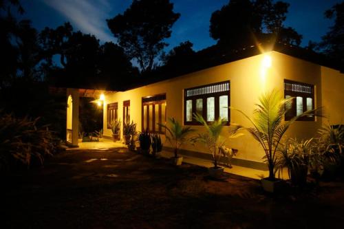 Cinnamon Eco Villa New – khách sạn tại Bắc Kotawila