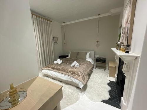 Stylish house in quiet neighbourhood - image 5