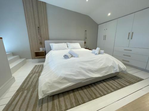 Stylish house in quiet neighbourhood - image 2