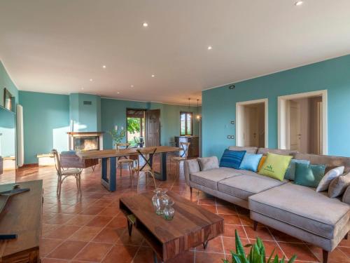 Holiday Home Villa Traiani- Marken Urlaub- privater Pool by Interhome in Piagge