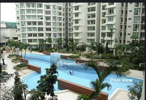 สระว่ายน้ำ, Sengkang MRT Condo Stay in เซงกัง