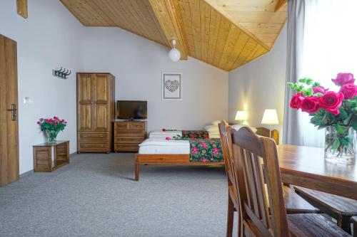 Standard Triple Room image 4