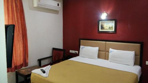 Budget Double Room image 2