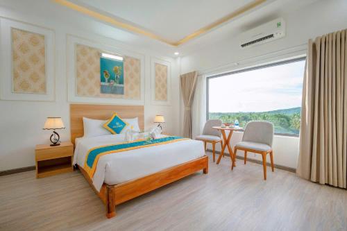 room detail thumbnail 1
