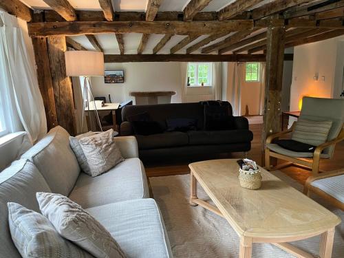 3 bedroom remote rural idyll on the North Downs in Badlesmere