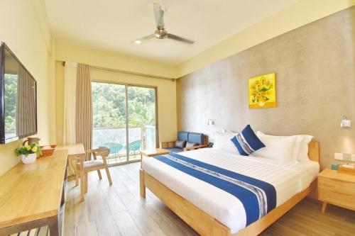 room detail thumbnail 0