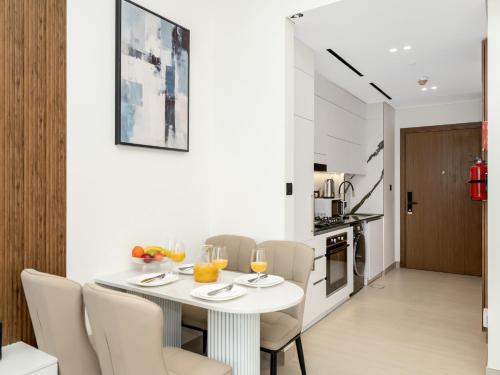 Luxury Studio with Private Jacuzzi at Business Bay - image 6