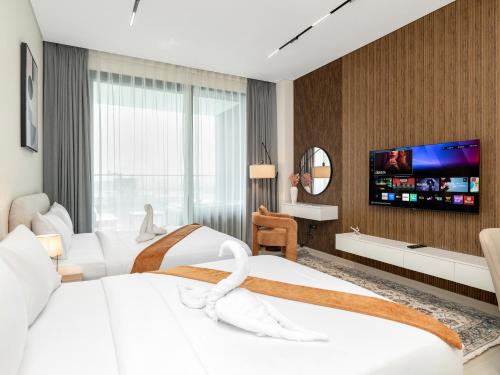 Luxury Studio with Private Jacuzzi at Business Bay - image 10