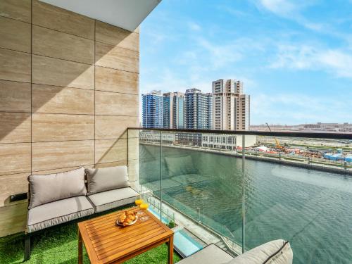 Luxury Studio with Private Jacuzzi at Business Bay - image 8